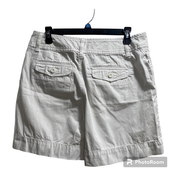 Womens L.L. Bean Favorite Fit- Straight Shorts size 10 Regular White - Picture 2 of 3